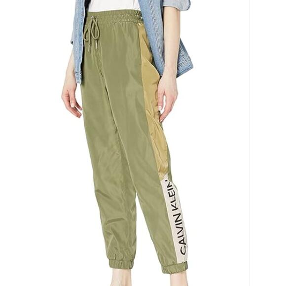 Calvin Klein Performance Pearlescent Nylon Track Pants Army Green L - Picture 1 of 11